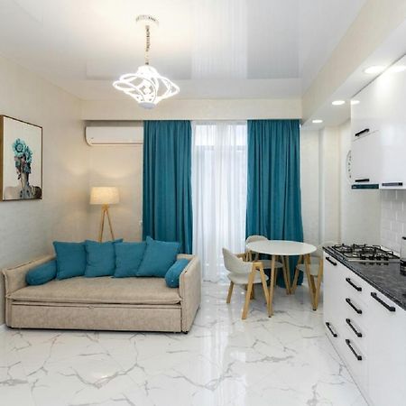 Sweet Home In Saburtalo Tbilisi ภายนอก รูปภาพ